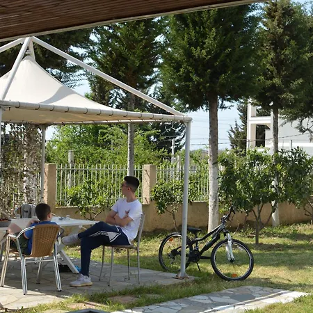 Garden Sunny بيت للعطل